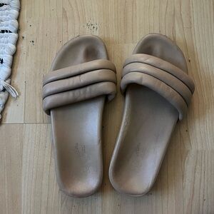 Seychelles sandals